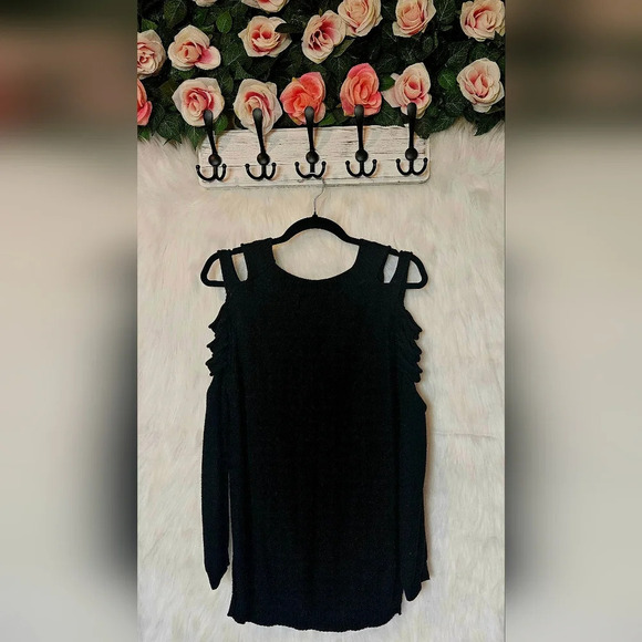 Love 21 Shredded Shoulder Knit Sweater - Picture 3 of 7